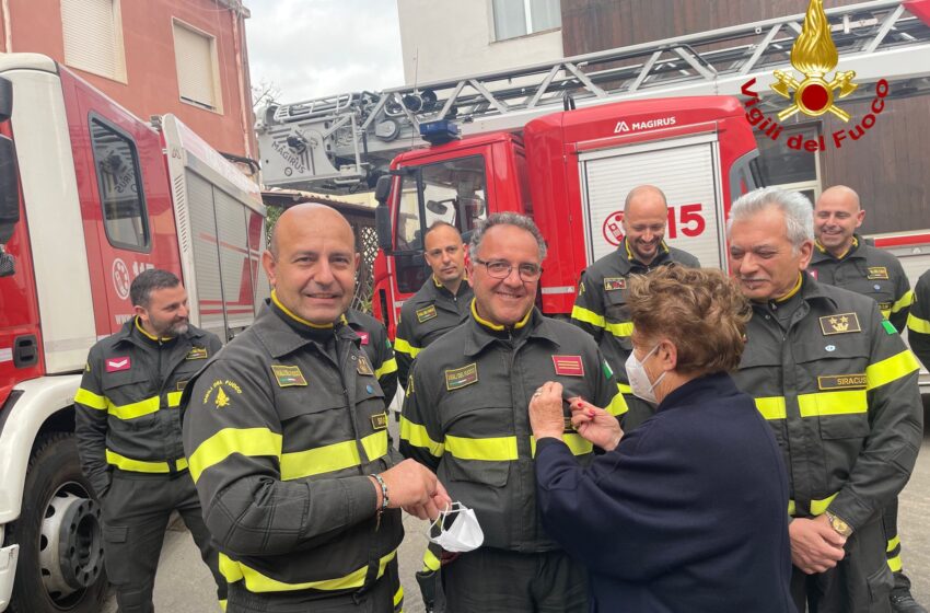  I Vigili del Fuoco di Siracusa ricevono la spilla dell’Unicef, continua il sodalizio