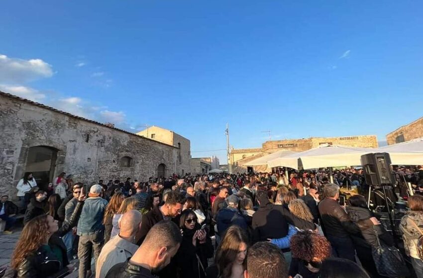 Stretta su Marzamemi, stop alla musica all’esterno dei locali. “Intervenga il Prefetto”
