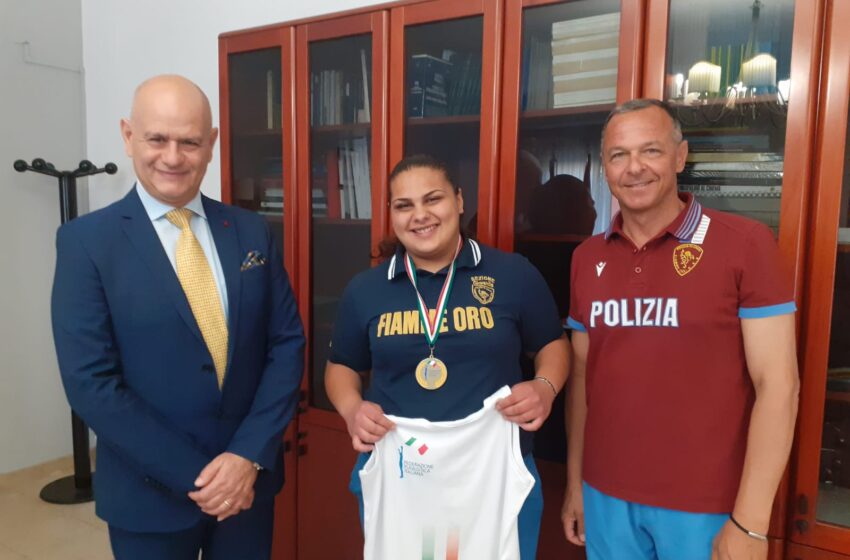  Siracusa. Il questore incontra la campionessa di pugilato Nicolosi: “Sport, alternativa positiva”