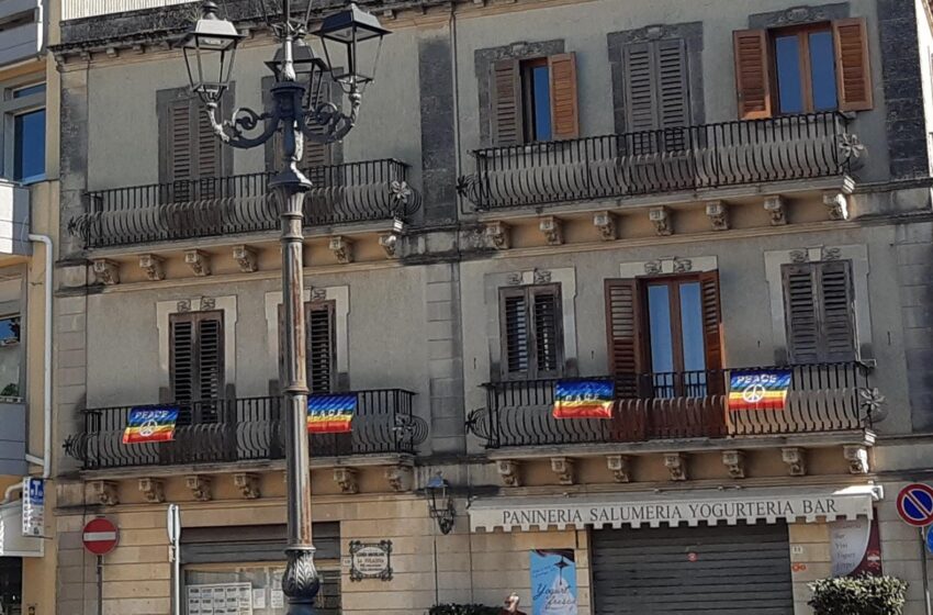  Carnevale di primavera a Palazzolo: 100 bandiere per la pace per una scommessa nuova