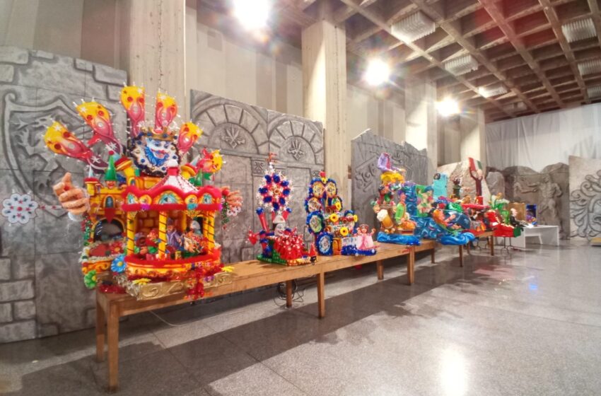  L’inedito carnevale di primavera a Palazzolo, aperta la mostra dei carri in miniatura