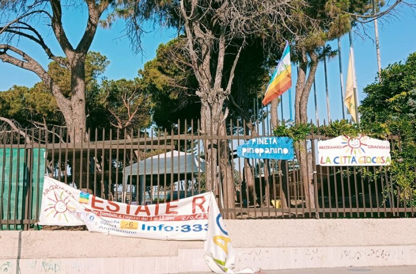  Strappato lo striscione ArciRagazzi, il sospetto: “presi di mira perchè gender inclusivi”