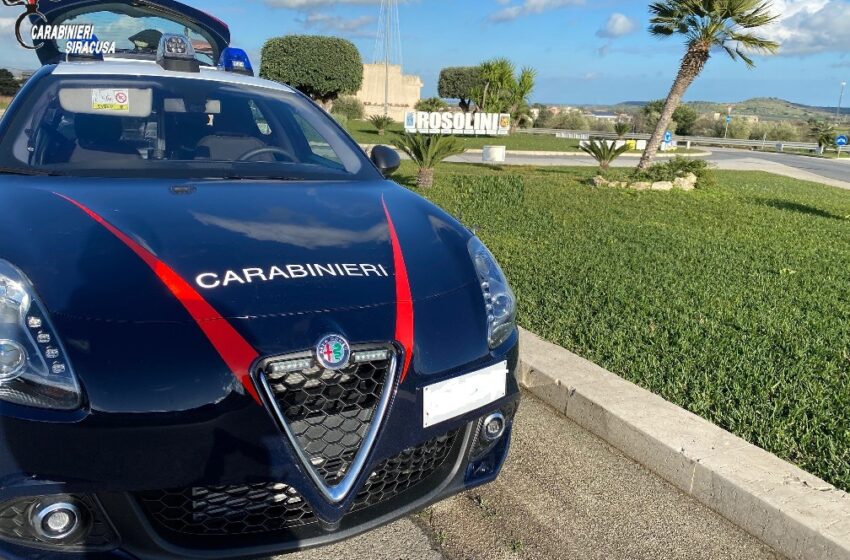  Spaccia dai domiciliari, arrestato e posto ancora ai domiciliari: in casa hashish e coca