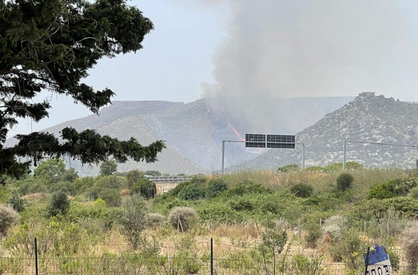  Emergenza incendi, altra giornata campale: fiamme nella riserva di Cavagrande