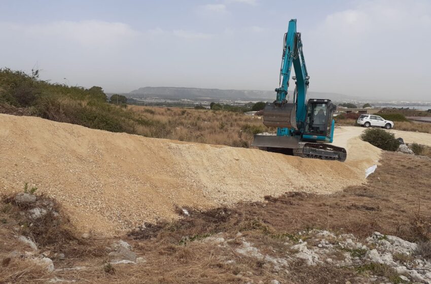 Pinze giganti per demolire il viadotto di Targia, in allestimento il cantiere: una strada per i mezzi