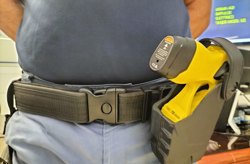 Pistola Taser a Siracusa,scariche elettriche per immobilizzare: ecco come  funziona 
