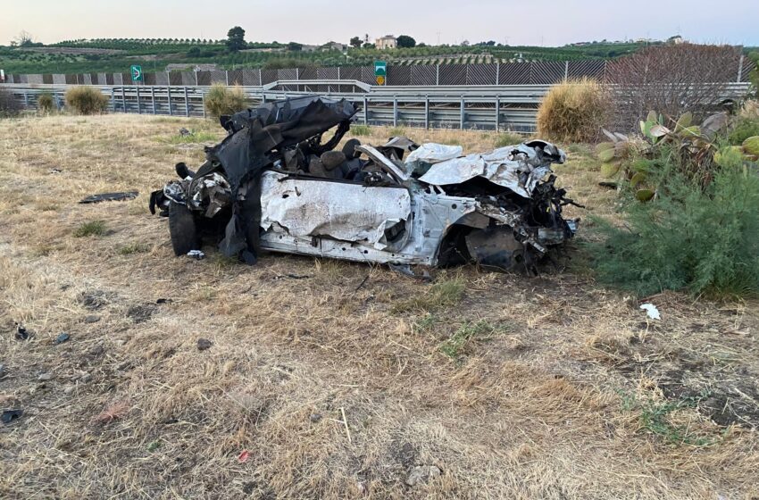 Spaventoso incidente in autostrada, due ventenni di Augusta perdono la vita