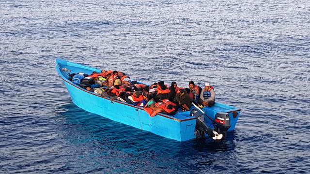  Ondata di sbarchi nel siracusano: da domenica 189 migranti, fermati tre scafisti