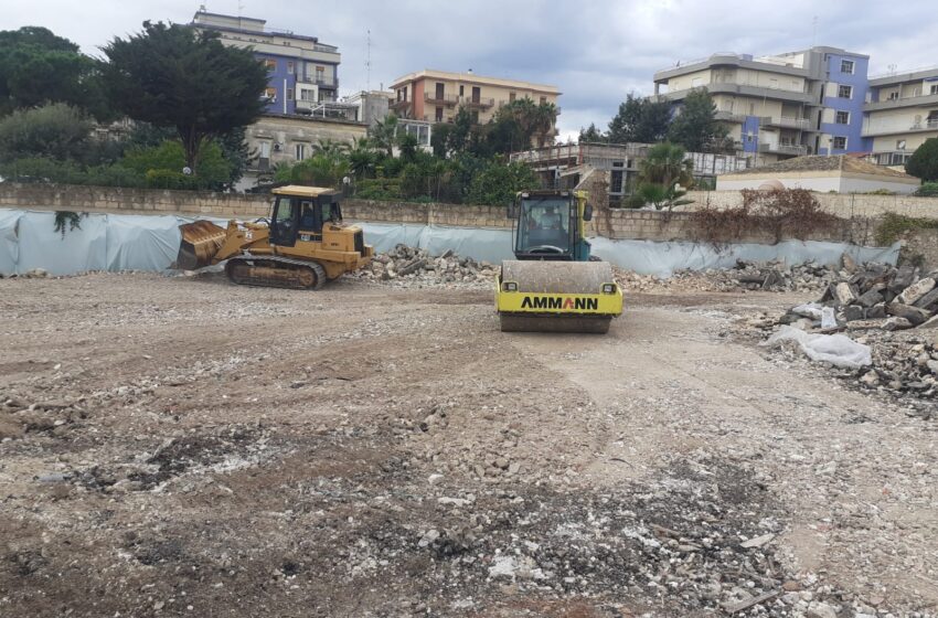 Area di sosta per dar respiro a via Tisia: iniziati i lavori, pronta a metà settimana