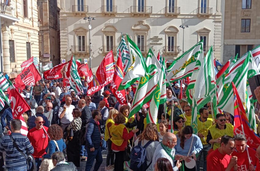 Il giorno della mobilitazione, Siracusa in piazza a difesa della zona industriale