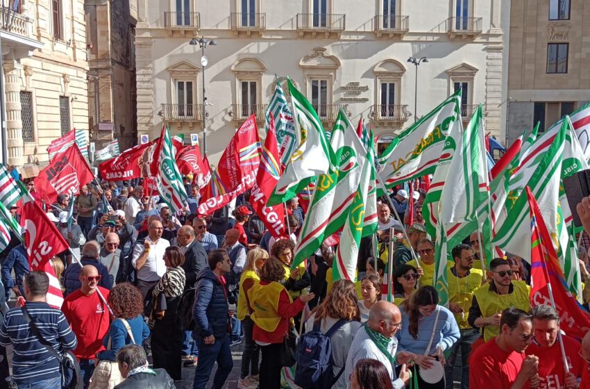  Il giorno della mobilitazione, Siracusa in piazza a difesa della zona industriale