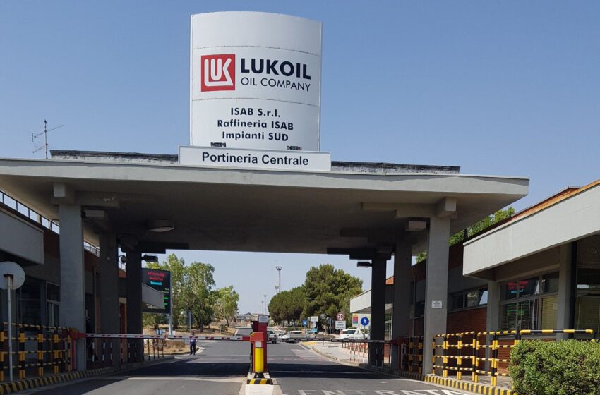  Lukoil pronta a vendere la raffineria Isab a Goi Energy: salvaguardia di tutti i posti di lavoro