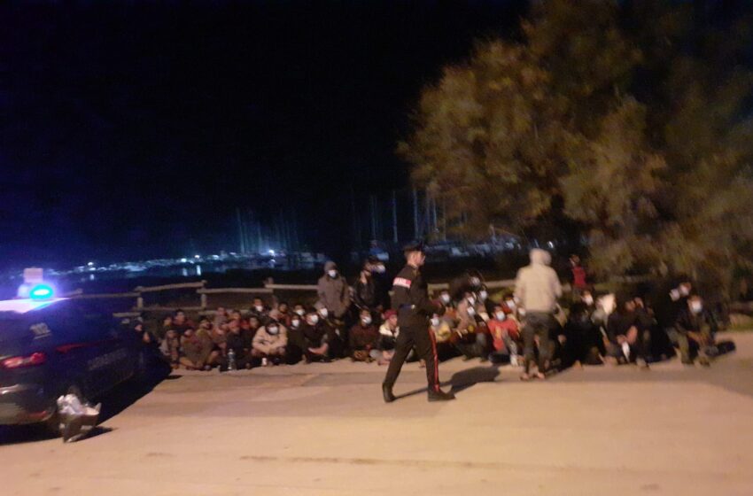  Sbarco di migranti autonomo, in sessanta raggiungono Marzamemi. Arrestati due scafisti