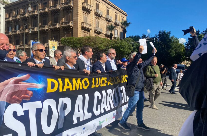  Caro Energia, le imprese siracusane alla manifestazione di Palermo: “Serve liquidità”
