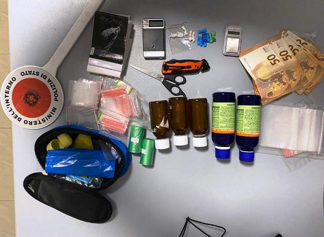  Droga e mille euro in casa, arrestato pusher in Ortigia