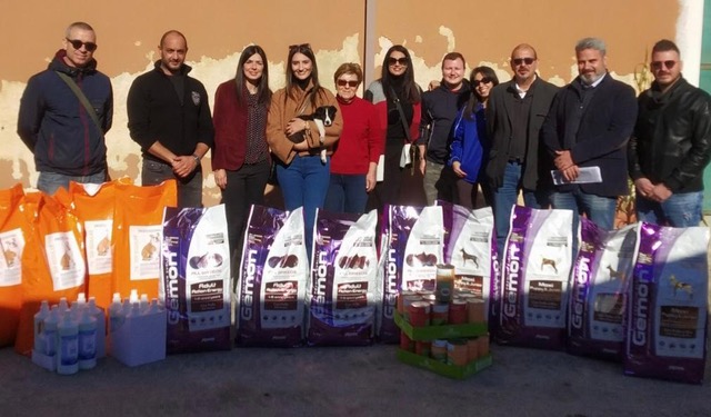 Donazione al rifugio di Avola: “Natale anche per i cani in attesa di adozione”