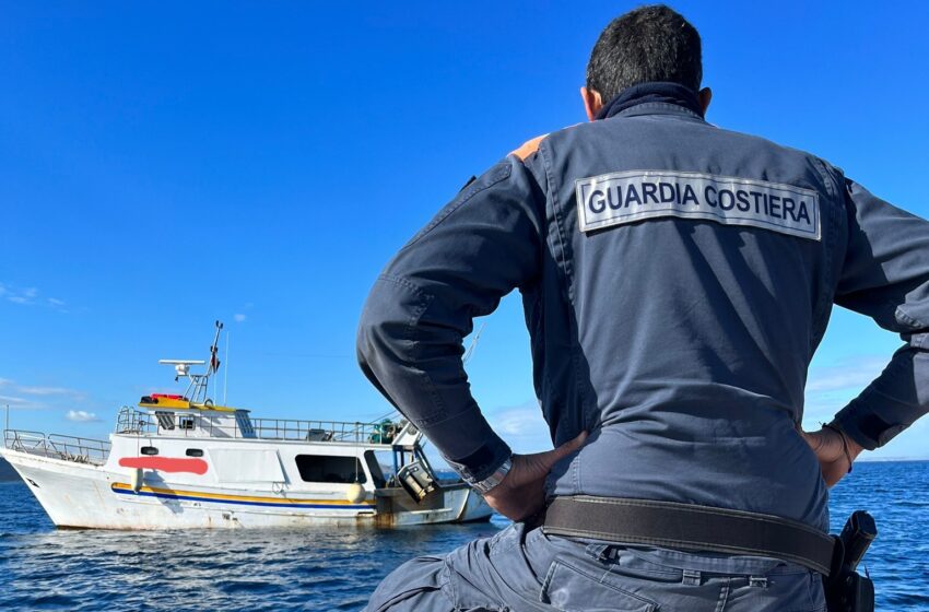  Pesca a strascico a largo di Agnone, multa da 4mila euro per un motopesca catanese