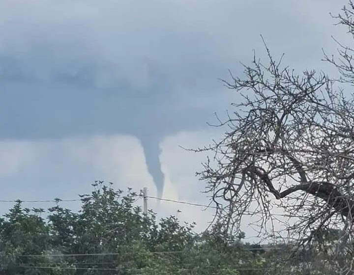  Funnel cloud tra Noto e Rosolini, nuvola a imbuto: "E' un tornado?"