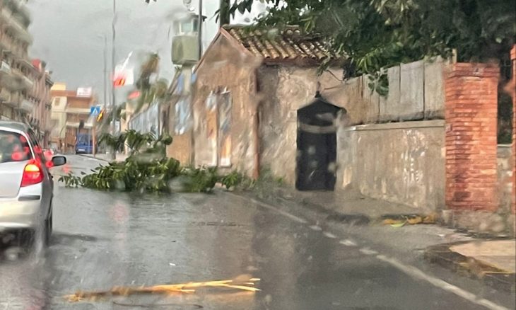Attenzione al vento: raffiche a 70km/h, domani oltre i 100. Vaso "sfiora" operatori Tekra
