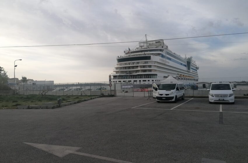 Inizia la stagione delle crociere, primo approdo al Porto Grande: è l'Aidablu