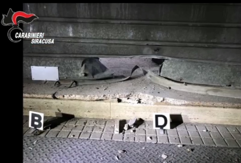  Bombe carta a Siracusa: gli episodi contestati ai tre arrestati. Il sindaco: "Lo stato c'è"