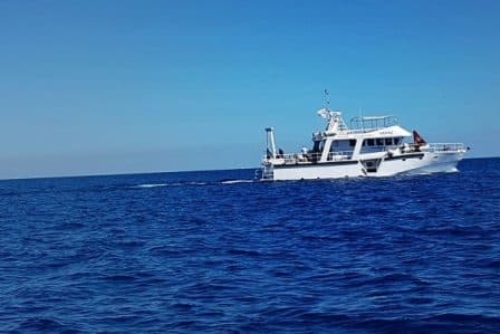  Peschereccio si inabissa a largo di Isola delle Correnti, salvati i due naufraghi in acqua