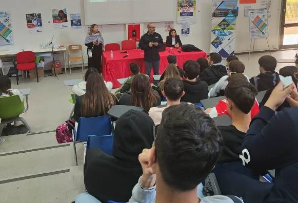  Incontri di legalità a scuola, la Polizia con gli studenti del Ruiz di Augusta