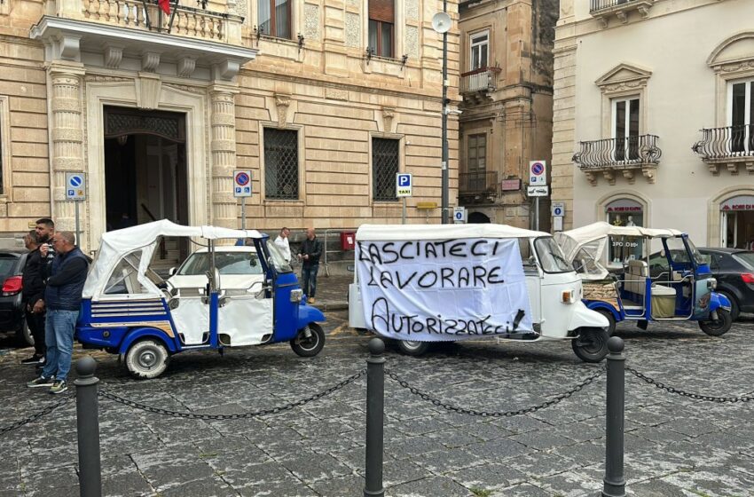  Apecalessino, la protesta degli abusivi: "Lasciateci lavorare, autorizzateci!"