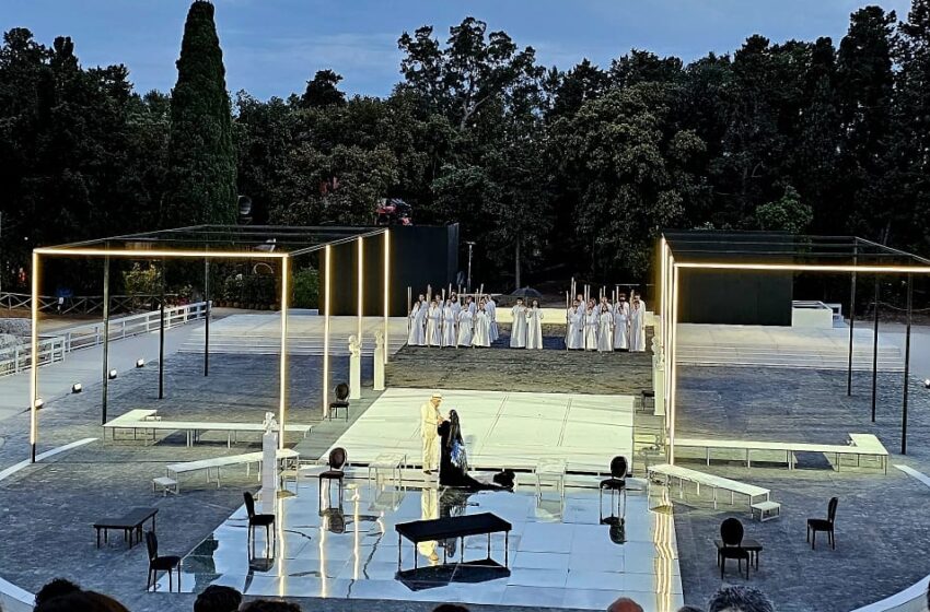  La prima standing ovation è per Medea: una ispirata Marinoni in uno scontro di emozioni