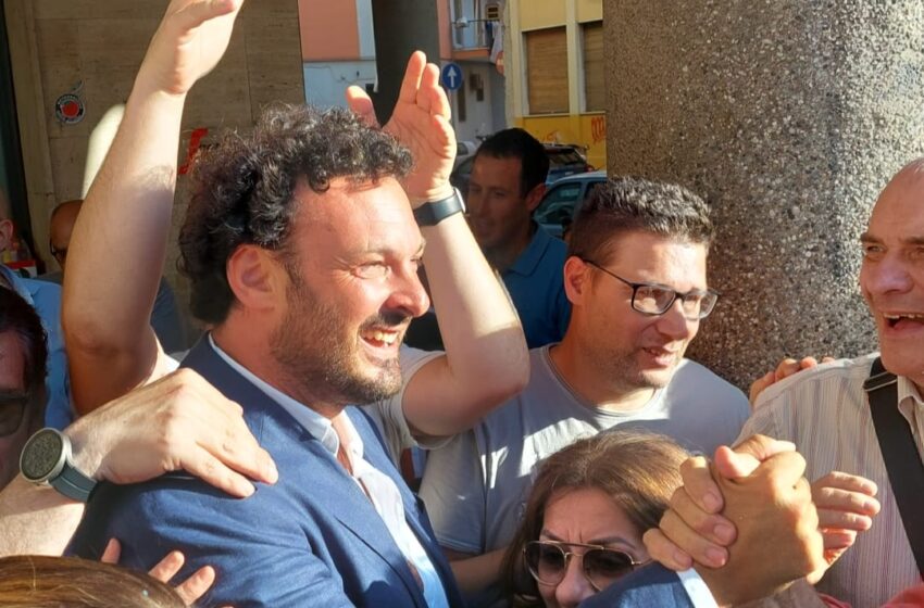  BALLOTTAGGIO: Francesco Italia si riconferma sindaco, festeggiamenti in piazza della Repubblica