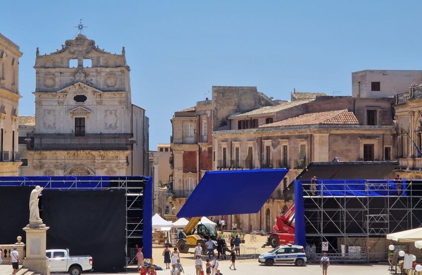 Via alle riprese in piazza Duomo: per "Il Gattopardo" set blindato, varchi per i pedoni