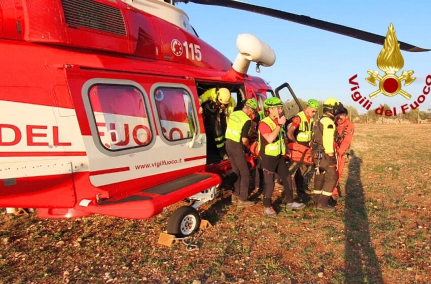  Escursionista cade a Cavagrande, soccorsa dall’elicottero dei Vigili del Fuoco