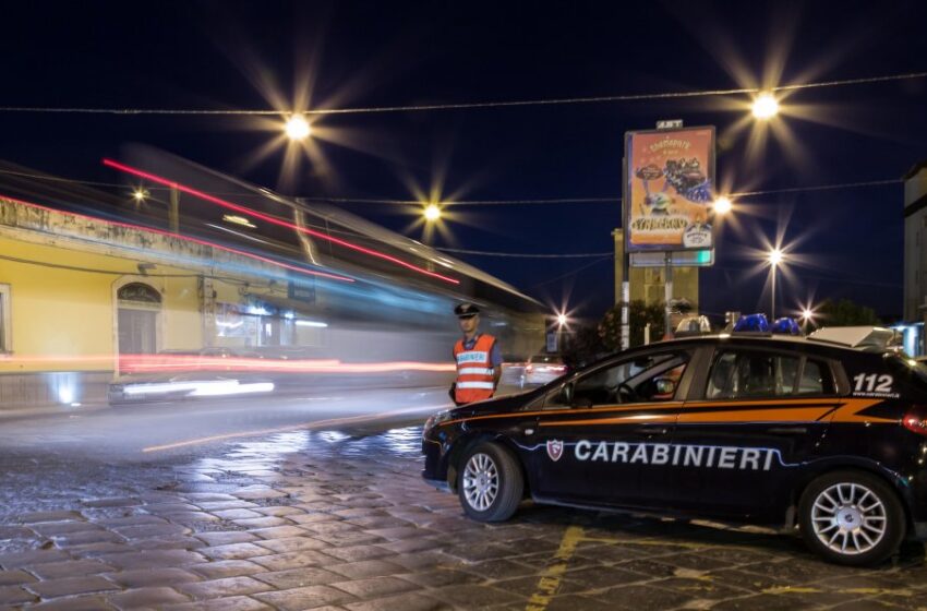  “Mi hanno rubato il cappello”, e minaccia tutti al fast food: 39enne arrestato dai Carabinieri