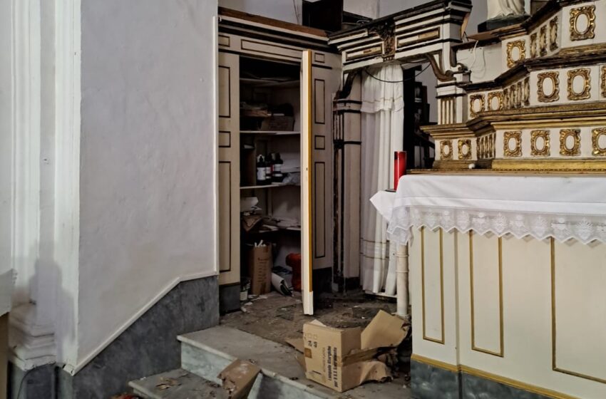 Furto sacrilego nel siracusano, si calano dal campanile e rubano le offerte in chiesa
