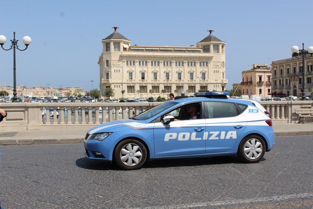  A spasso con un’auto rubata a Ortigia, arrestato 35enne di Catania
