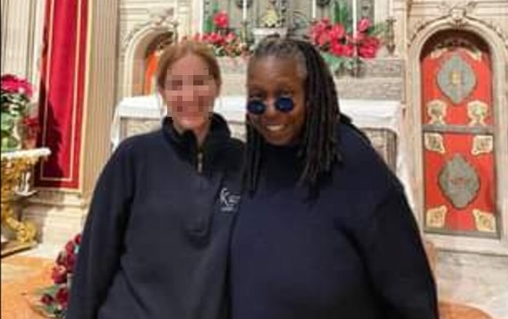  Whoopi Golberg a Siracusa, visita a Santa Lucia e giro in Ape Calessino