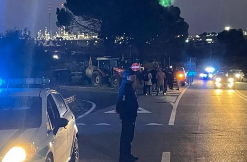  La protesta degli agricoltori scoppia anche in provincia di Siracusa: corteo di trattori