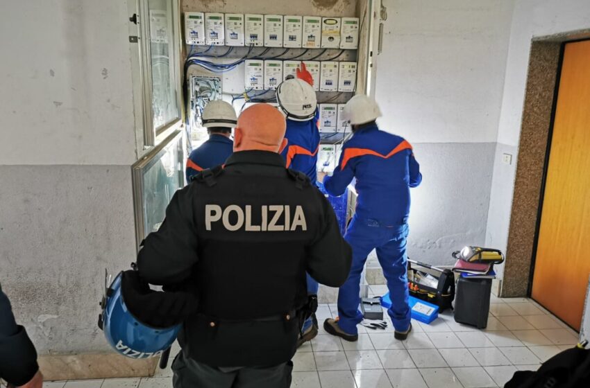  Furti di energia elettrica alla Mazzarrona, 19 persone denunciate