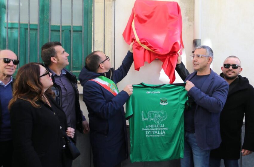  Il 64° Carnevale di Melilli inizia con la targa posizionata nel punto più “stretto” del Centro Storico