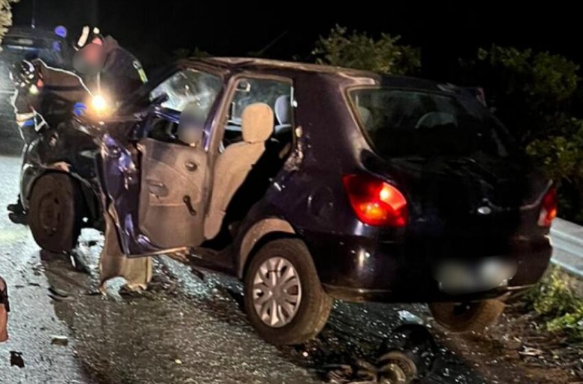  Scontro tra tre auto, ragazza estratta dalle lamiere. Feriti in ospedale