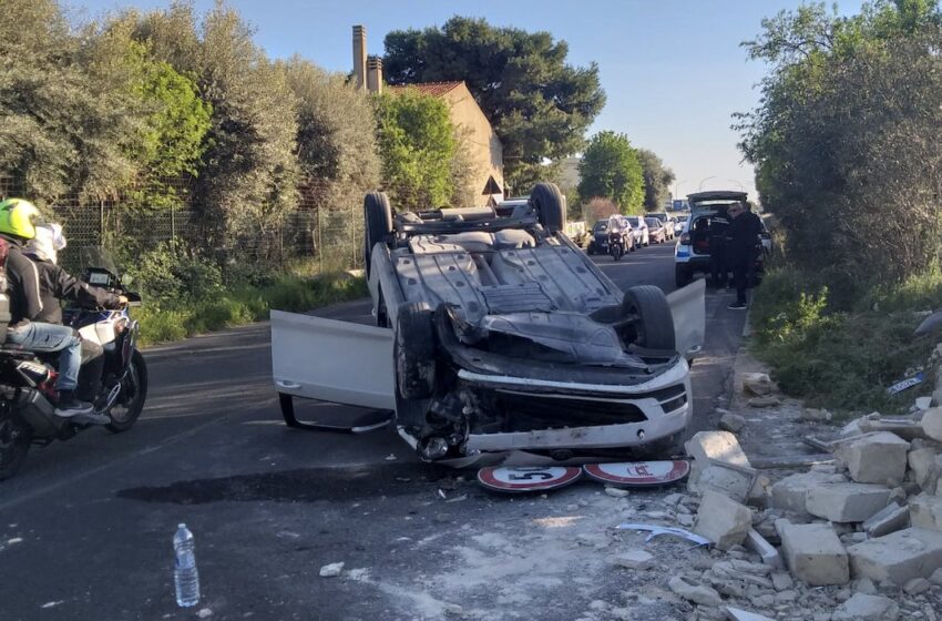  Incidente in via Elorina con un’auto ribaltata: ferito il conducente e disagi al traffico