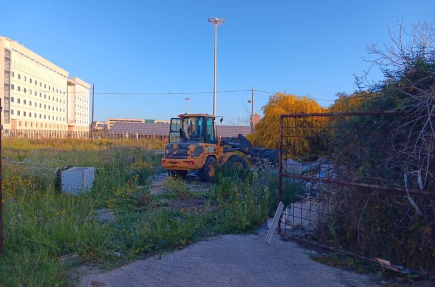  Ripulita dai rifiuti l’area tra il palazzo di giustizia e la scuola Juvara