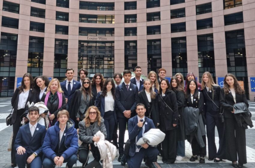  Il Liceo Gargallo di Siracusa al Parlamento europeo. Unica scuola siciliana presente all’iniziativa