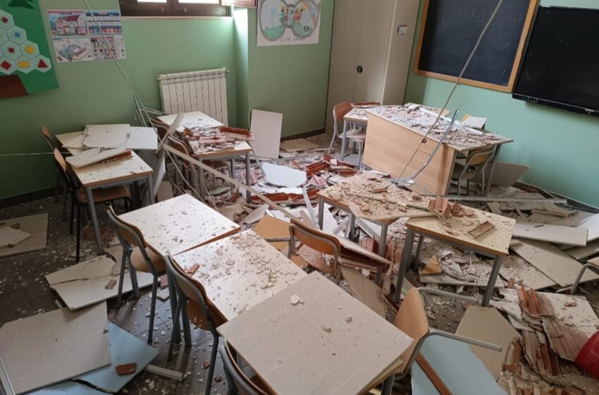  Distacco parziale di un controsoffitto in una scuola di Avola, era stata dichiarata “sicura”