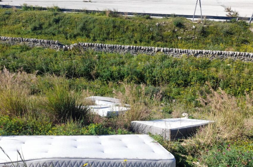 Da Catania a Melilli per abbandonare rifiuti, denunciata un’azienda etnea