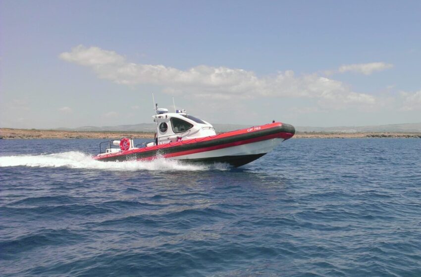  Bagnante con sup in difficoltà a causa del forte vento, soccorso da una motovedetta