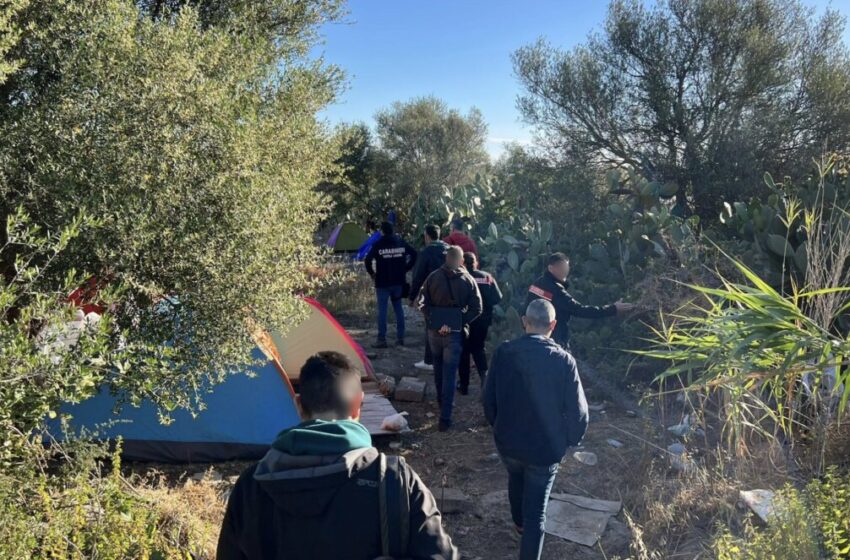  Controlli congiunti di Carabinieri e Polizia nei confronti di immigrati accampati a Cassibile