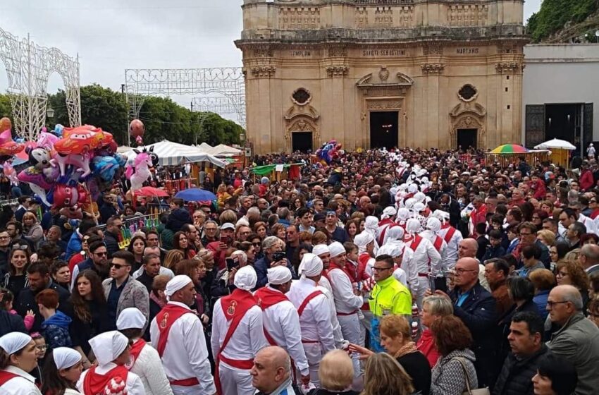  Emozione e devozione a Melilli per il Patrono San Sebastiano