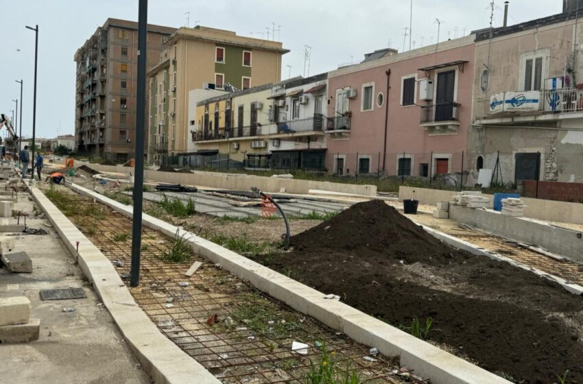 Lavori di riqualificazione urbana, divieto di transito in via Agatocle fino al 30 maggio