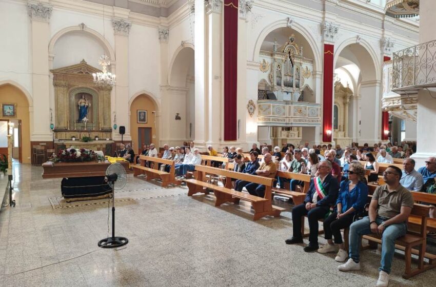 “Una guida per tanti”, l’ultimo saluto all’ex sindaco di Canicattini Bagni Santo Gallo